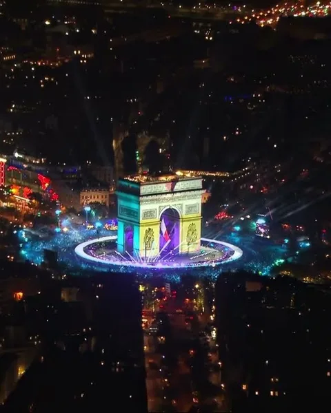 Studio BK : Parade des champions, Arc de triomphe, Paris 2024